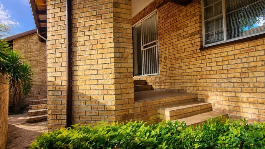 2 Bedroom Property for Sale in Safari Gardens North West